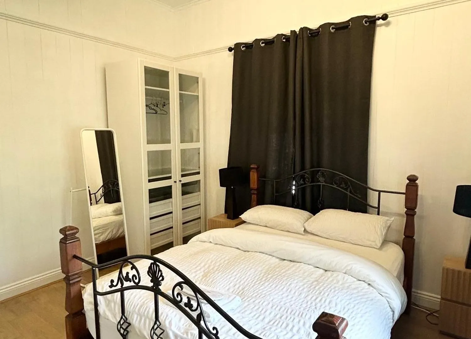 Hotel 26 Gladstone Rd Highgate Hill Brisbane